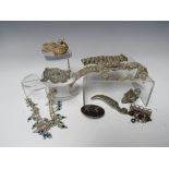 A COLLECTION OF MODERN AND VINTAGE WHITE METAL FILIGREE COSTUME JEWELLERY, to include brooches,