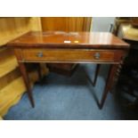 A VINTAGE MAHOGANY SINGLE DRAWER SIDE TABLE W-82 CM