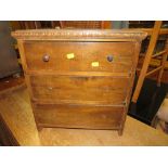 A VINTAGE SMALL OAK THREE DRAWER CHEST W-42 CM