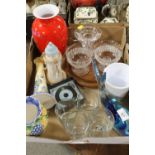 A TRAY OF ASSORTED GLASSWARE ETC TO INCLUDE AN ART GLASS BLUE WHALE