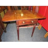 AN ANTIQUE MAHOGANY PEMBROKE TABLE