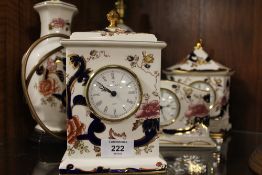 A COLLECTION OF MASON'S MANDALAY MANTLE CLOCKS AND LAMPS (5)