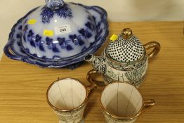 A SELECTION OF SOUTH AFRICAN 'LINDA HOJEM' TEAWARE TOGETHER WITH A LARGE BLUE AND WHITE TUREEN