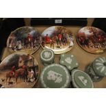 A TRAY OF WEDGWOOD JASPERWARE & HUNTING SCENE PLATES ETC