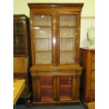 A VICTORIAN MAHOGANY GLAZED BOOKCASE W-103 CM