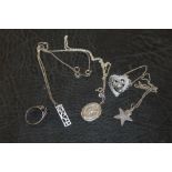 A SELECTION OF SILVER JEWELLERY TO INCLUDE A LOCKET, RING ETC