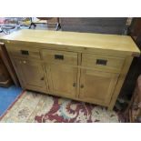 A MODERN LIGHT OAK SIDEBOARD W-139 CM