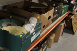 FOUR TRAYS OF ASSORTED CERAMICS TO INCLUDE TEA WARE, CARLTON WARE BOWL ETC