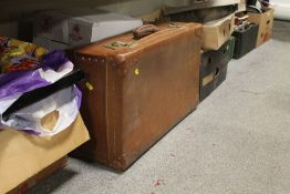 A LARGE QUANTITY OF SUNDRIES TO INCLUDE BOOKS, CANDLES, VINTAGE LUGGAGE ETC