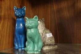 A LARGE BESWICK CAT FIGURE TOGETHER WITH TWO OTHER CAT FIGURES (3)