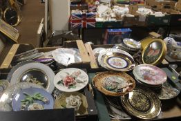 FOUR TRAYS OF DECORATIVE WALL PLATES (TRAYS NOT INCLUDED)