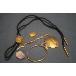 A COLLECTION OF GOLD AND YELLOW METAL JEWELRY