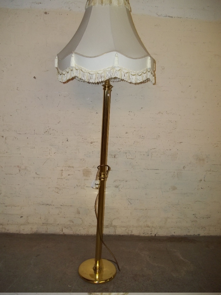 A BRASS FLOOR STANDING STANDARD LAMP - Image 5 of 5