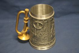 A FRANKLIN MINT CIVIL WAR COMMEMORATIVE TANKARD IN PEWTER WITH GILT BUGLE HANDLE