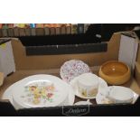 A TRAY OF CERAMICS TO INCLUDE WEDGEWOOD SUMMER BOUQUET (TRAY NOT INCLUDED)