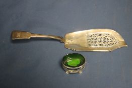 A HALLMARKED SILVER FISH SLICE, ALONG WITH A HALLMARKED SILVER SALT WITH GREEN GLASS LINOR (2)