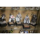 FIVE GILLES ODERINGO FIGURES OF MEDIEVAL KNIGHTS