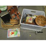 A BOX AND A BASKET OF COLLECTABLES TO INCLUDE AN ART NOUVEAU BRASS JUG, FENCING FOIL ETC