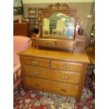 AN EDWARDIAN MAHOGANY DRESSING TABLE W-107 CM