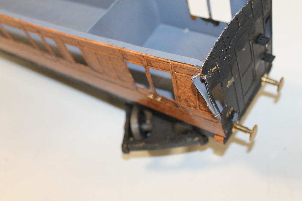 THREE SCRATCH BUILT G GAUGE MODEL RAILWAY CARRIAGES - Image 4 of 4