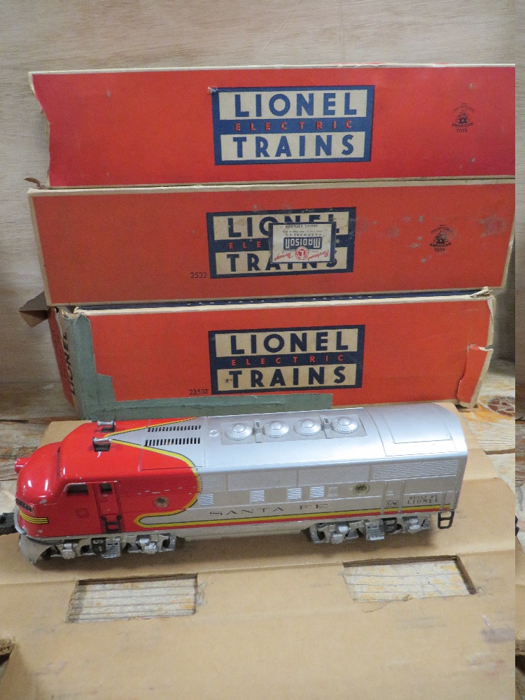 A LIONEL SANTE FE NO 2353P WITH SANTA FE 2353T LOCOMOTIVES BOXED TOGETHER WITH LIONEL OBSERVATION C - Image 2 of 11