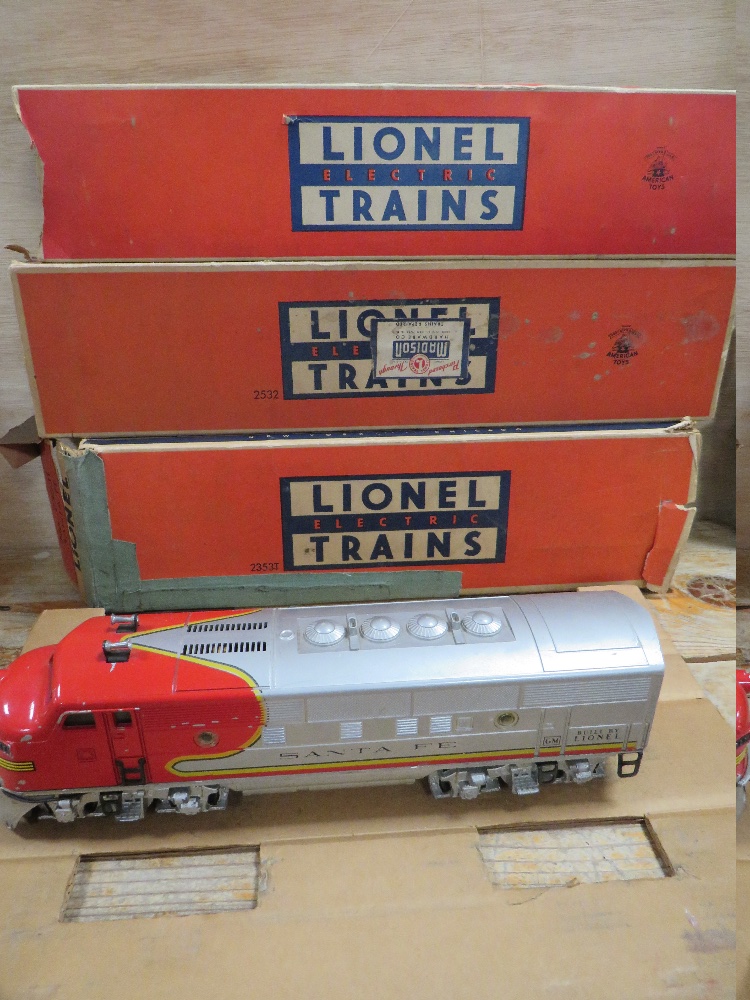 A LIONEL SANTE FE NO 2353P WITH SANTA FE 2353T LOCOMOTIVES BOXED TOGETHER WITH LIONEL OBSERVATION C - Image 7 of 11