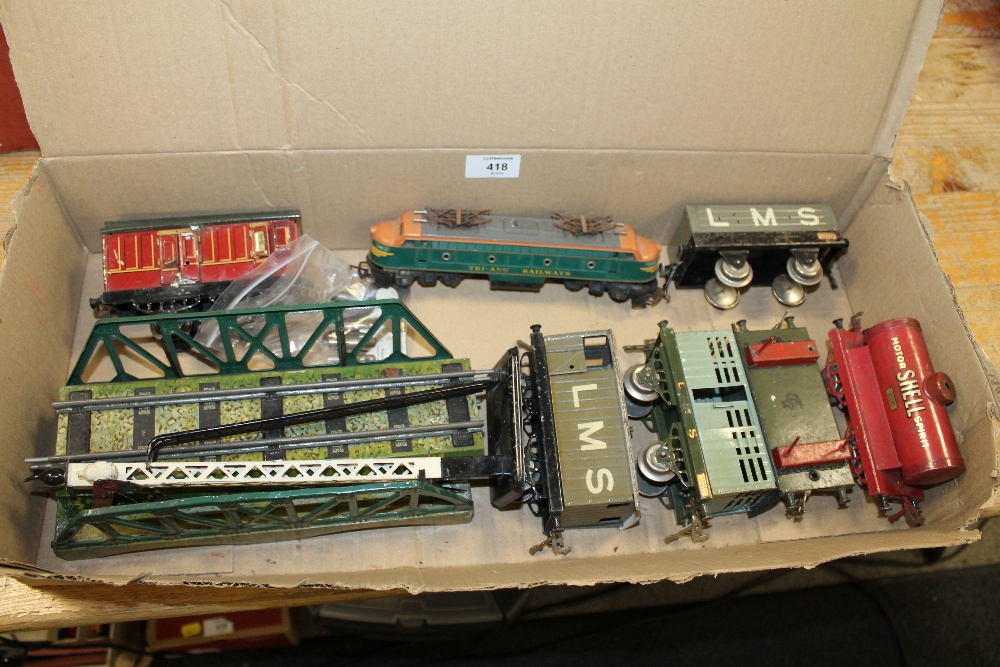 A QUANTITY OF MODEL RAILWAY TO INC TRIANG, HORNBY SHELL MOTOR SPIRIT TANKER ETC