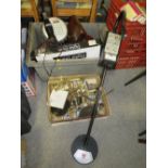 A SELECTION OF METALWARE AND COLLECTABLES TO INCLUDE A C-SCOPE VLF 1000 METAL DETECTOR A/F,