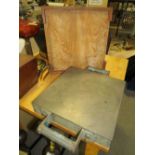 A 'VERY HEAVY' ENGINEERS SURFACE TABLE