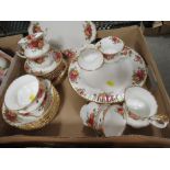 A TRAY OF ROYAL ALBERT OLD COUNTRY ROSES CHINA TO INCLUDE CUPS AND SAUCERS, DINING PLATES ETC.
