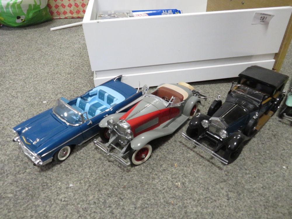 A QUANTITY OF DIE CAST MODEL CARS ETC. TO INCLUDE LARGE THE FRANKLIN MINT EXAMPLES - Image 4 of 4