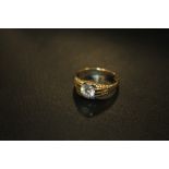 A HALLMARKED 9CT GOLD DRESS RING, APPROX 4.1 G, RING SIZE R