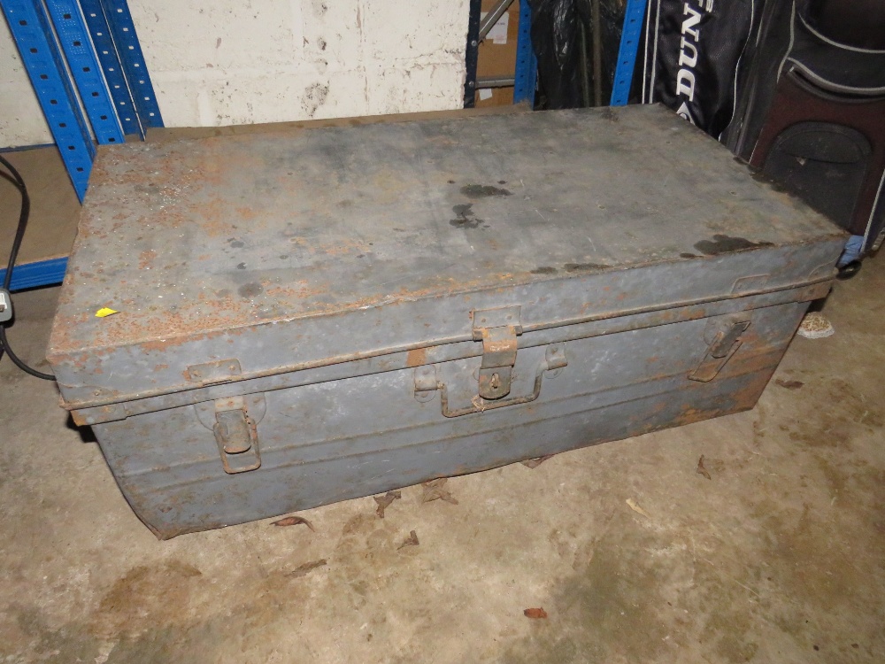 A LARGE STEEL FRAMED TRAVELLING TRUNK WITH ROPE, CROWBAR ETC - Image 5 of 5