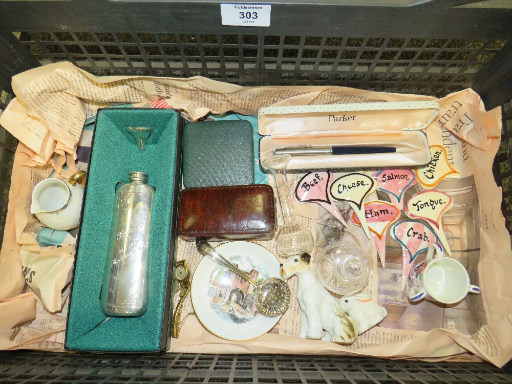 A TRAY OF ASSORTED COLLECTABLES TO INCLUDE A PARKER PEN ETC