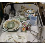 A TRAY OF ASSORTED OF CERAMICS ETC TO INC AN INDIAN TREE COMPORT, TWO ITEMS OF WEDGWOOD