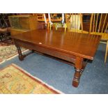 A REPRODUCTION OAK 'OLD CHARM' STYLE COFFEE TABLE - W 140 CM