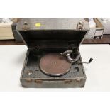 A VINTAGE 'THE DECCA' RECORD PLAYER