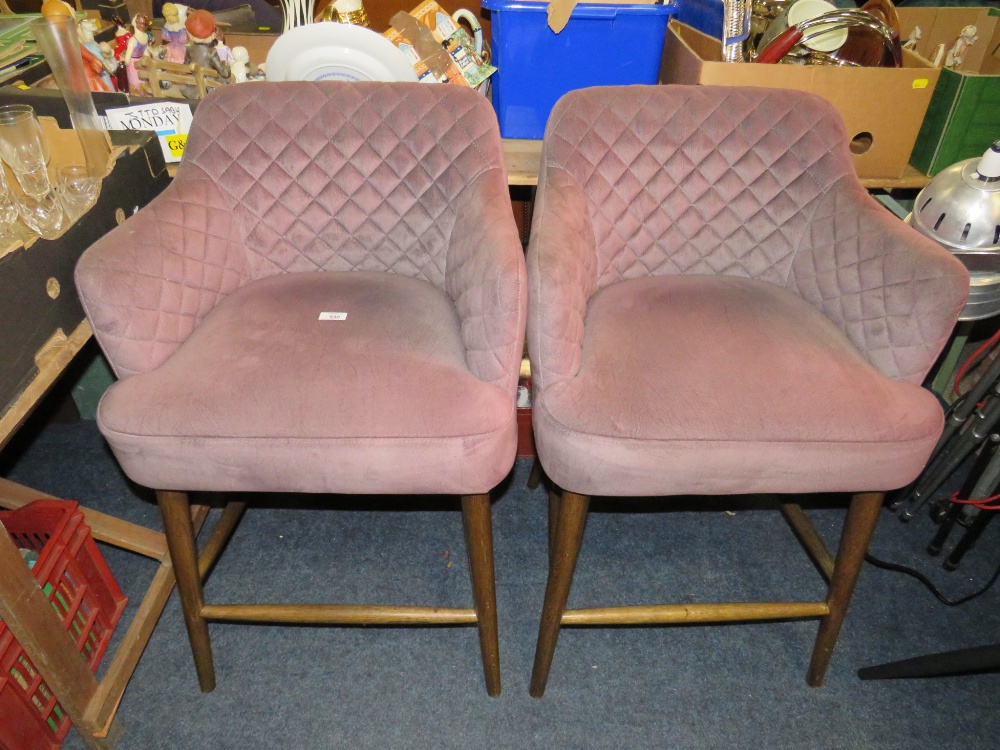 A PAIR OF MODERN UPHOLSTERED KITCHEN STOOLS (2)