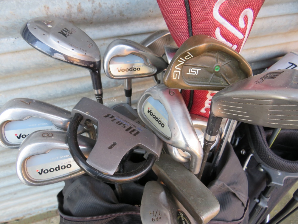 A SELECTION OF GOLF CLUBS AND DRIVERS TO INCLUDE VOODOO, TITLEIST, PING - Image 3 of 5