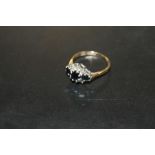 A HALLMARKED 9CT GOLD SAPPHIRE AND DIAMOND CLUSTER RING, APPROX 3 G, RING SIZE O