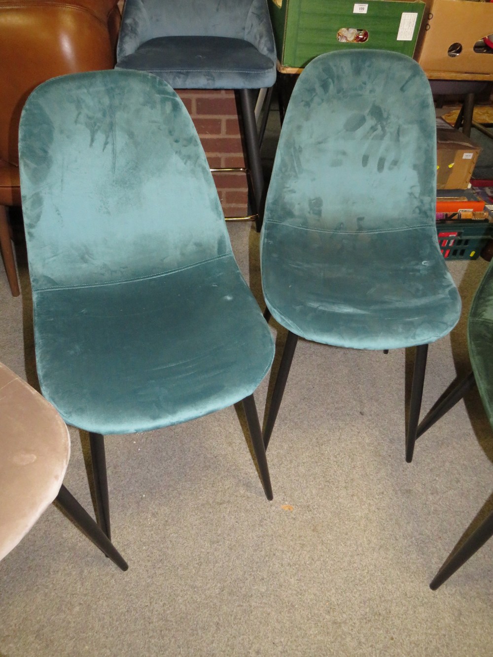 A MODERN HARLEQUIN SET OF FIVE DINING CHAIRS - Image 3 of 5