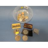 A TUB ASSORTED VINTAGE COINAGE TO INCLUDE A 1799 EXAMPLE, TROY OUNCE COIN ETC