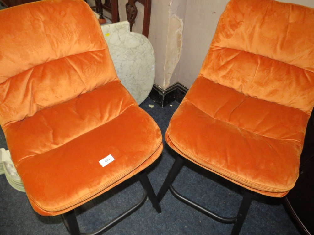 A PAIR OF MODERN BURNT ORANGE KITCHEN STOOLS - Image 3 of 3