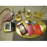 A GALLERY TRAY OF COLLECTABLES TO INCLUDE CANDLES, CHAMBER STICKS