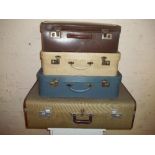 A SELECTION OF 4 VINTAGE SUITCASES