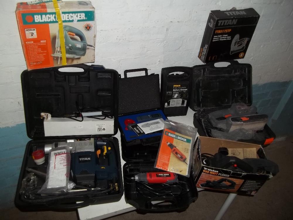 A SELECTION OF BOXED POWER TOOLS TO INCLUDE A PNEUMATIC DRILL, A PLANER, A SANDER ETC