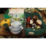 A COLLECTION OF ASSORTED KITCHENWARE TO INCLUDE LE CRUESET CASSEROLE, TWO SCOTTS OF STOW GLASS