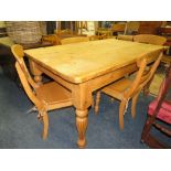 A LARGE MODERN PINE SCRUB TOP TYPE KITCHEN TABLE WITH FOUR CHAIRS - TABLE H-77 CM L-152 CM