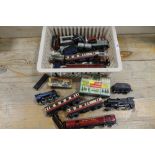 A QUANTITY OF MODEL RAILWAY LOCOMOTIVES, TENDERS ETC TO INC TTR AND A VINTAGE BRITISH RAIL PEAKED