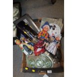 A TRAY OF SUNDRIES TO INC A VINTAGE GLASS DRESSING TABLE SET, A MODERN GLASS CLOCK ETC